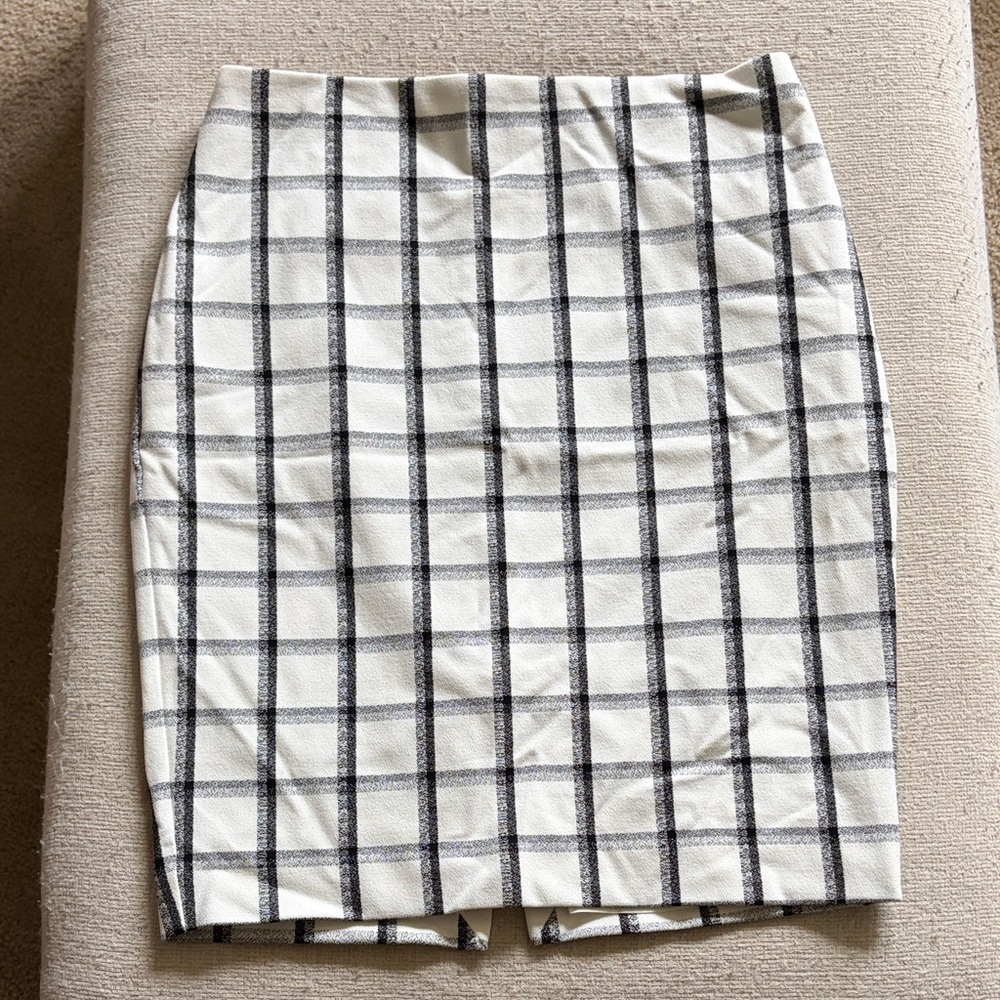 Express Ivory Pencil Skirt with Black Windowpane
